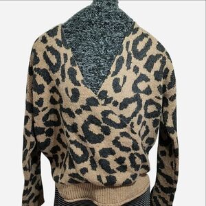 Favlux cheetah print cropped criss cross v sweater size med